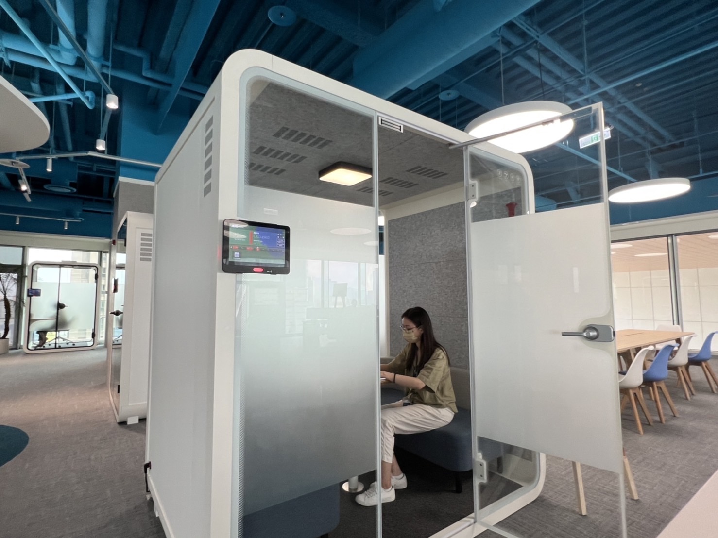 NLC电子高雄據點的智慧行動辦公艙，展現NLC电子在面板以外的研發應用軟實力